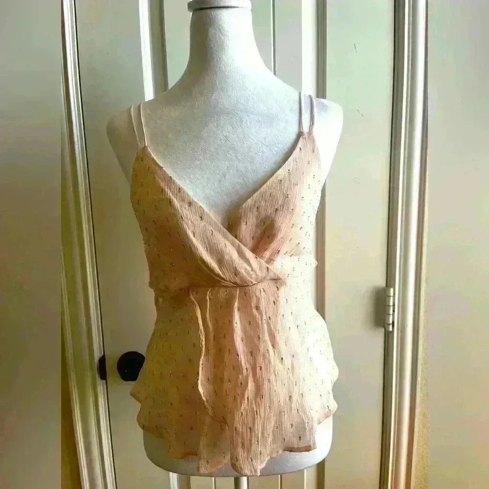Express women’s light pink top